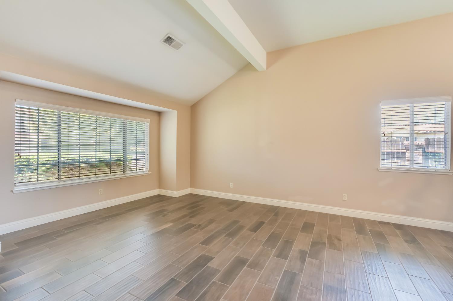 Detail Gallery Image 16 of 95 For 252 Stonewood Dr, Los Banos,  CA 93635 - 4 Beds | 3 Baths