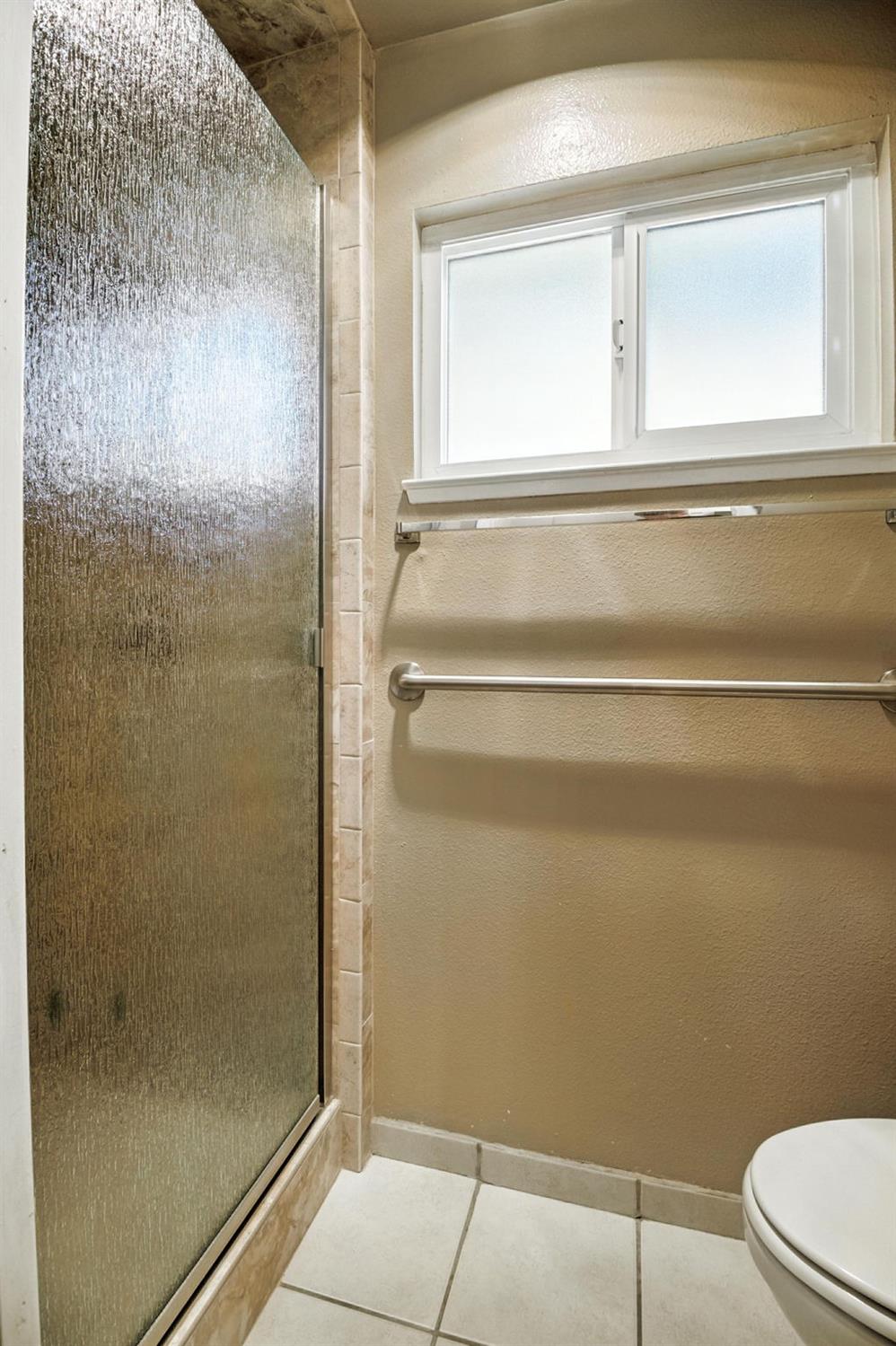 Detail Gallery Image 8 of 26 For 3400 Santos Ct, Turlock,  CA 95382 - 4 Beds | 2 Baths