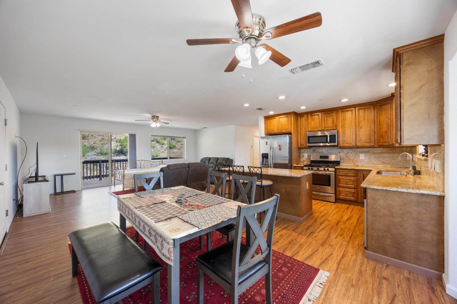 Detail Gallery Image 9 of 37 For 8009 Spring Valley Rd, Pollock Pines,  CA 95726 - 3 Beds | 2 Baths