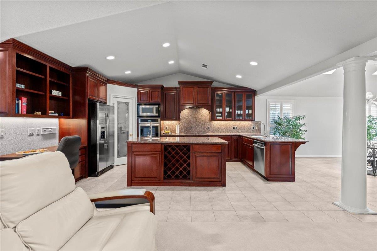 Detail Gallery Image 15 of 52 For 408 Montrose Ct, Modesto,  CA 95355 - 3 Beds | 3/1 Baths