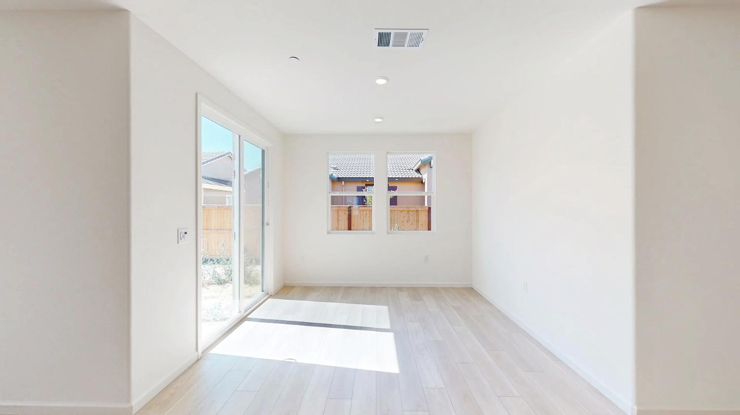 Detail Gallery Image 13 of 55 For 6312 Sun Haven St, Hughson,  CA 95326 - 3 Beds | 2 Baths