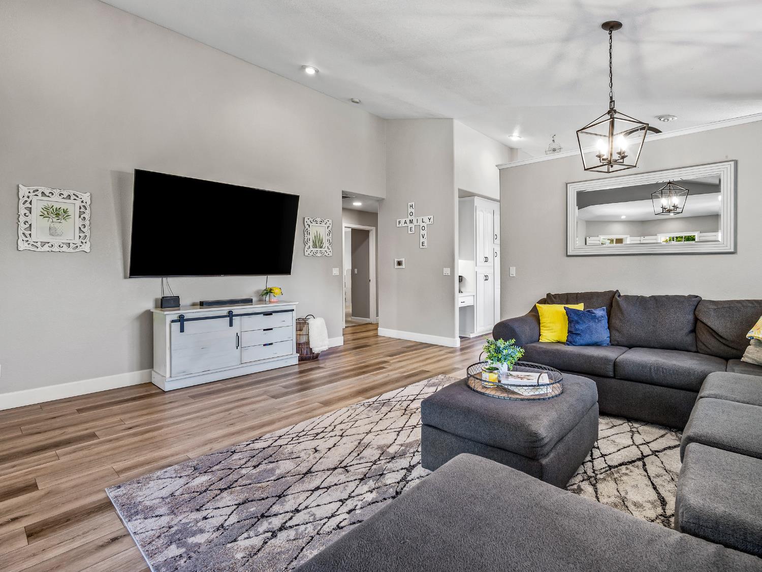 Detail Gallery Image 8 of 44 For 3400 Raben Way, Cameron Park,  CA 95682 - 4 Beds | 2/1 Baths