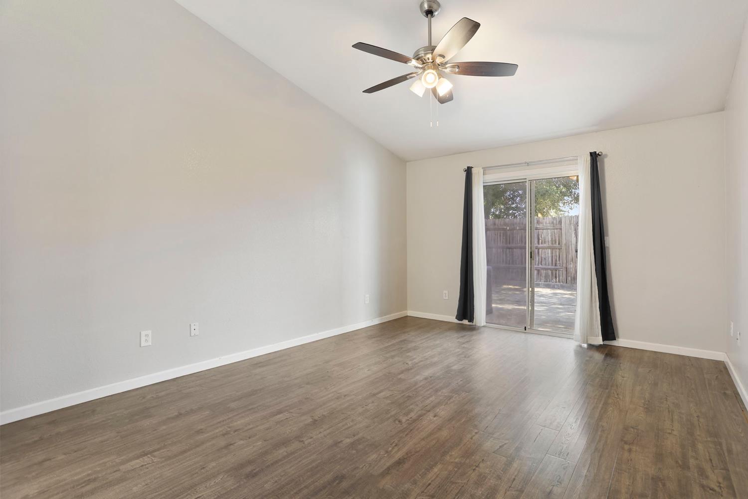 Detail Gallery Image 21 of 30 For 808 Marsh Creek Dr, Sacramento,  CA 95838 - 3 Beds | 2 Baths