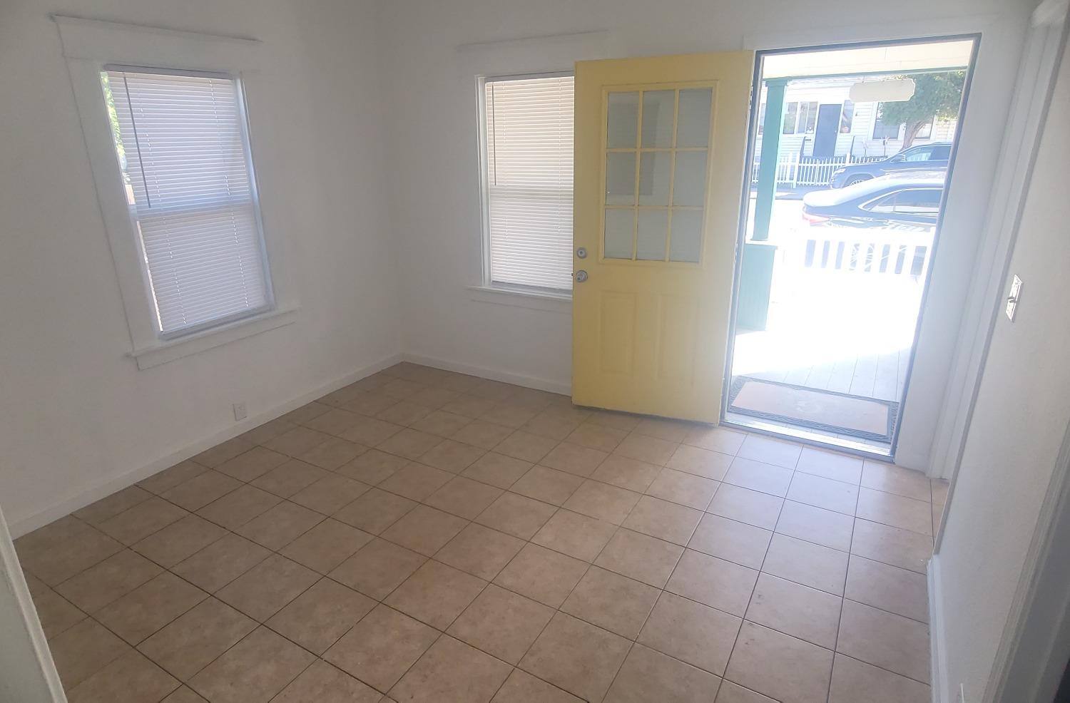 Detail Gallery Image 10 of 30 For 1010 W 4th St, Antioch,  CA 94509 - 3 Beds | 1 Baths