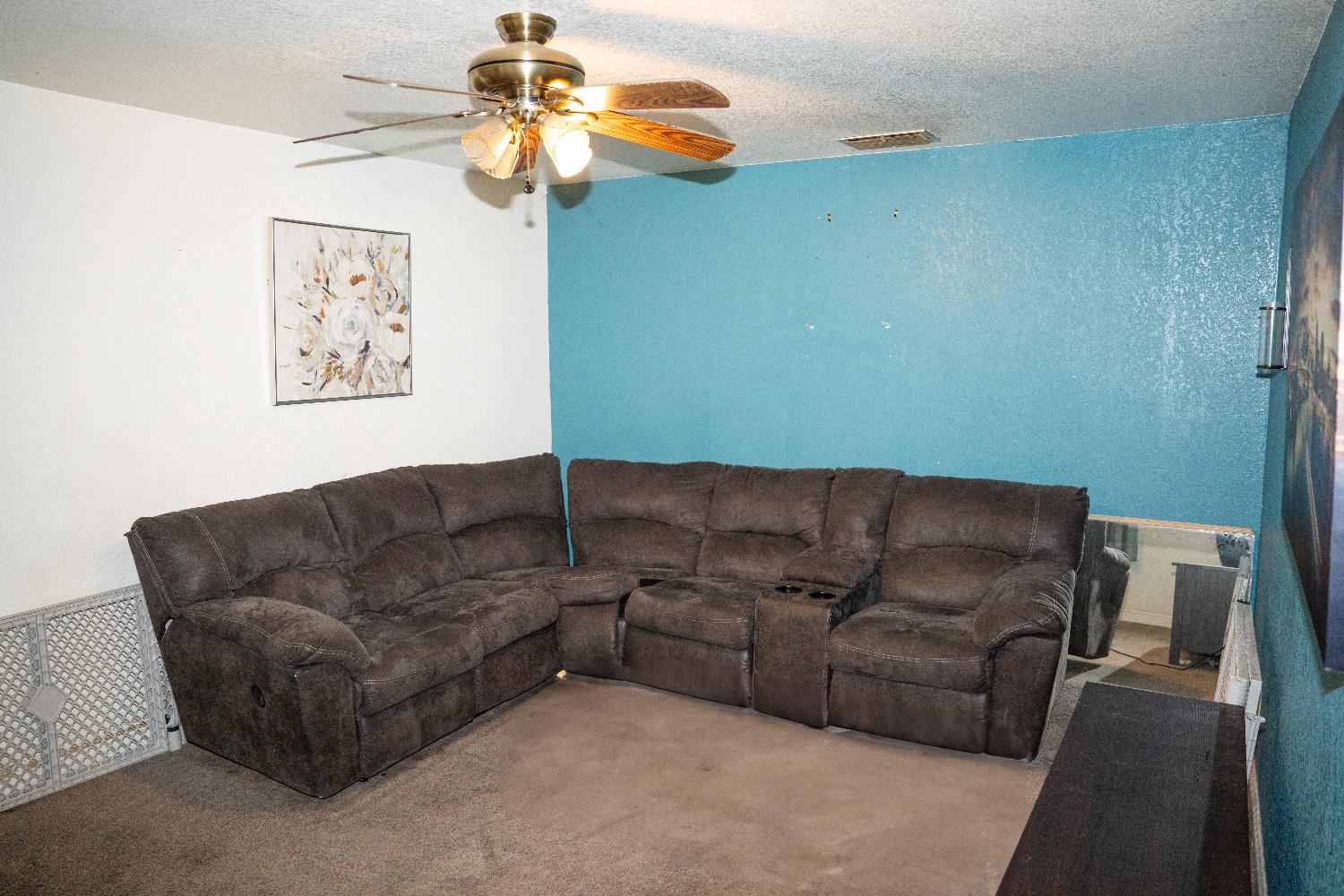 Detail Gallery Image 16 of 46 For 4370 Armadale Way, Sacramento,  CA 95823 - 3 Beds | 2 Baths