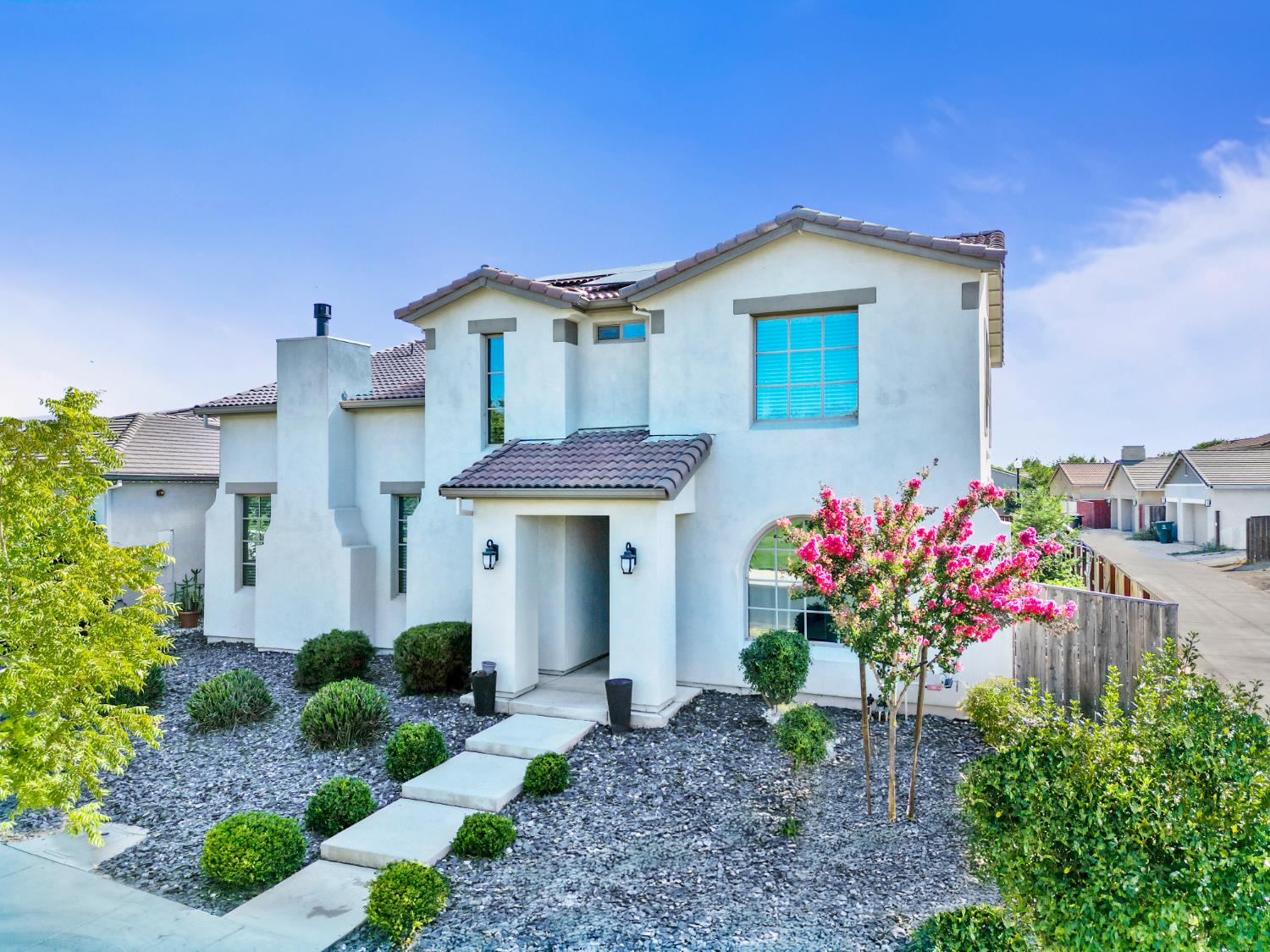Detail Gallery Image 1 of 39 For 587 Bascule Dr, Oakdale,  CA 95361 - 4 Beds | 3 Baths