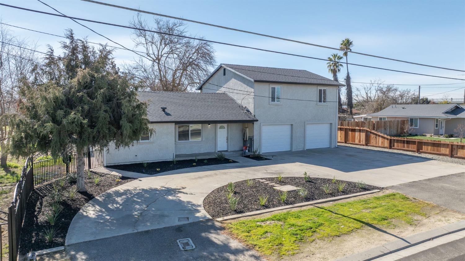 Detail Gallery Image 4 of 30 For 4112 Anna Ave, Keyes,  CA 95328 - 3 Beds | 3 Baths