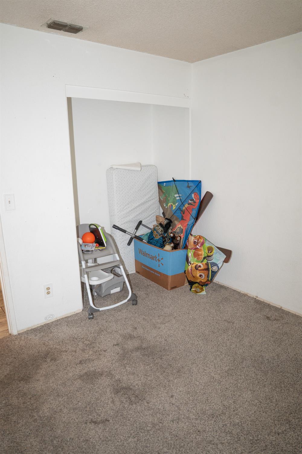 Detail Gallery Image 22 of 46 For 4370 Armadale Way, Sacramento,  CA 95823 - 3 Beds | 2 Baths