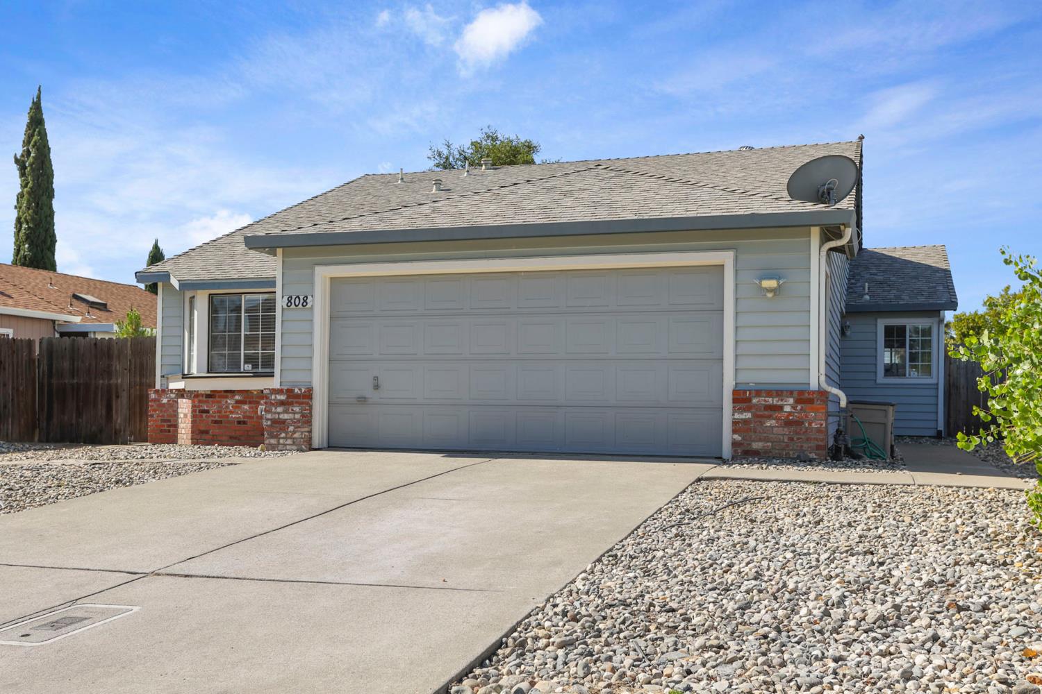 Detail Gallery Image 2 of 30 For 808 Marsh Creek Dr, Sacramento,  CA 95838 - 3 Beds | 2 Baths