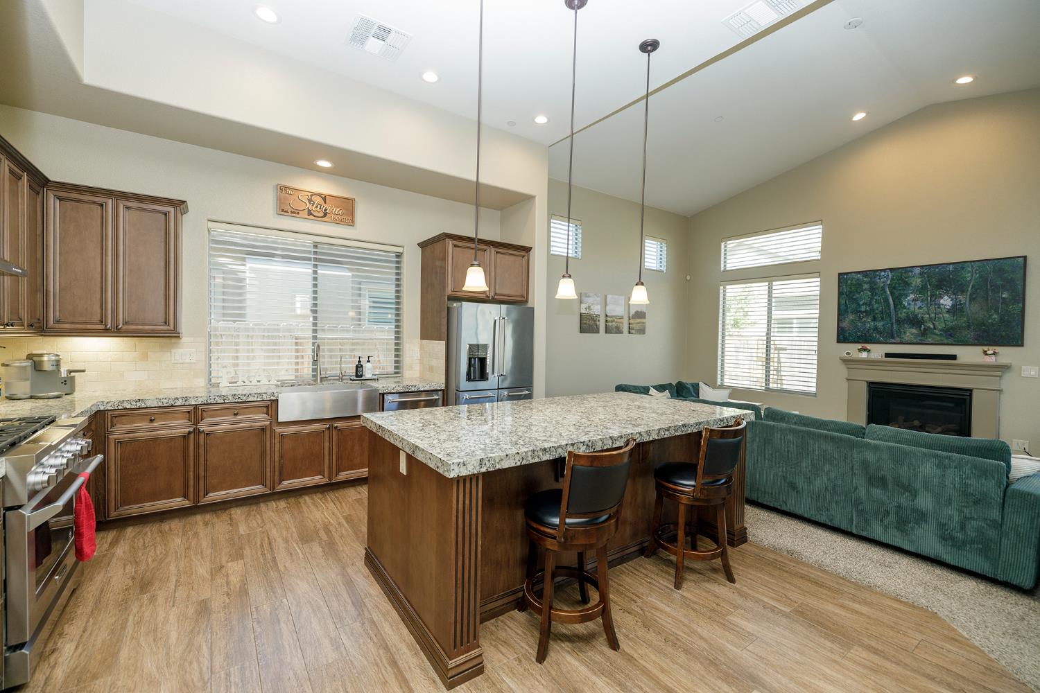 Detail Gallery Image 13 of 48 For 8725 Venetian Ter, Hilmar,  CA 95324 - 5 Beds | 3 Baths