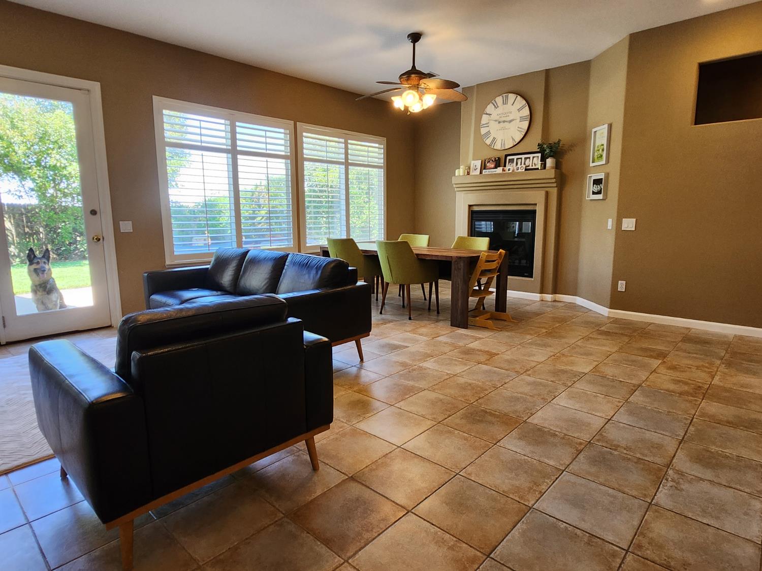 Detail Gallery Image 3 of 19 For 10021 Prairie Dunes Way, Sacramento,  CA 95829 - 4 Beds | 2 Baths