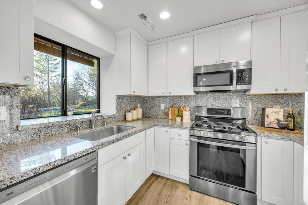 Detail Gallery Image 7 of 67 For 3291 Promenade Ln, Placerville,  CA 95667 - 5 Beds | 3 Baths