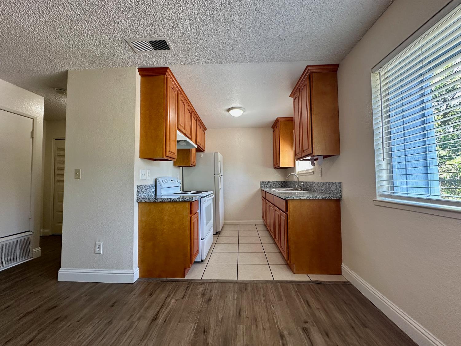 Detail Gallery Image 5 of 11 For 3591 Quail Lakes Dr #154,  Stockton,  CA 95207 - 1 Beds | 1 Baths