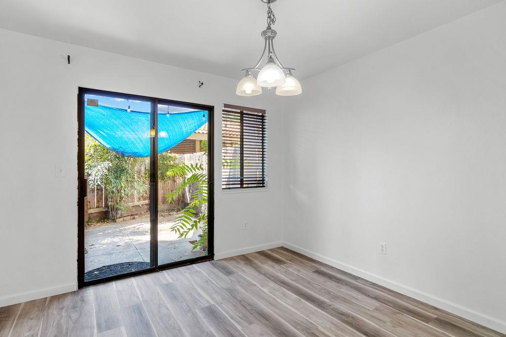 Detail Gallery Image 11 of 33 For 1216 W Roseburg Ave a,  Modesto,  CA 95350 - 3 Beds | 2/1 Baths