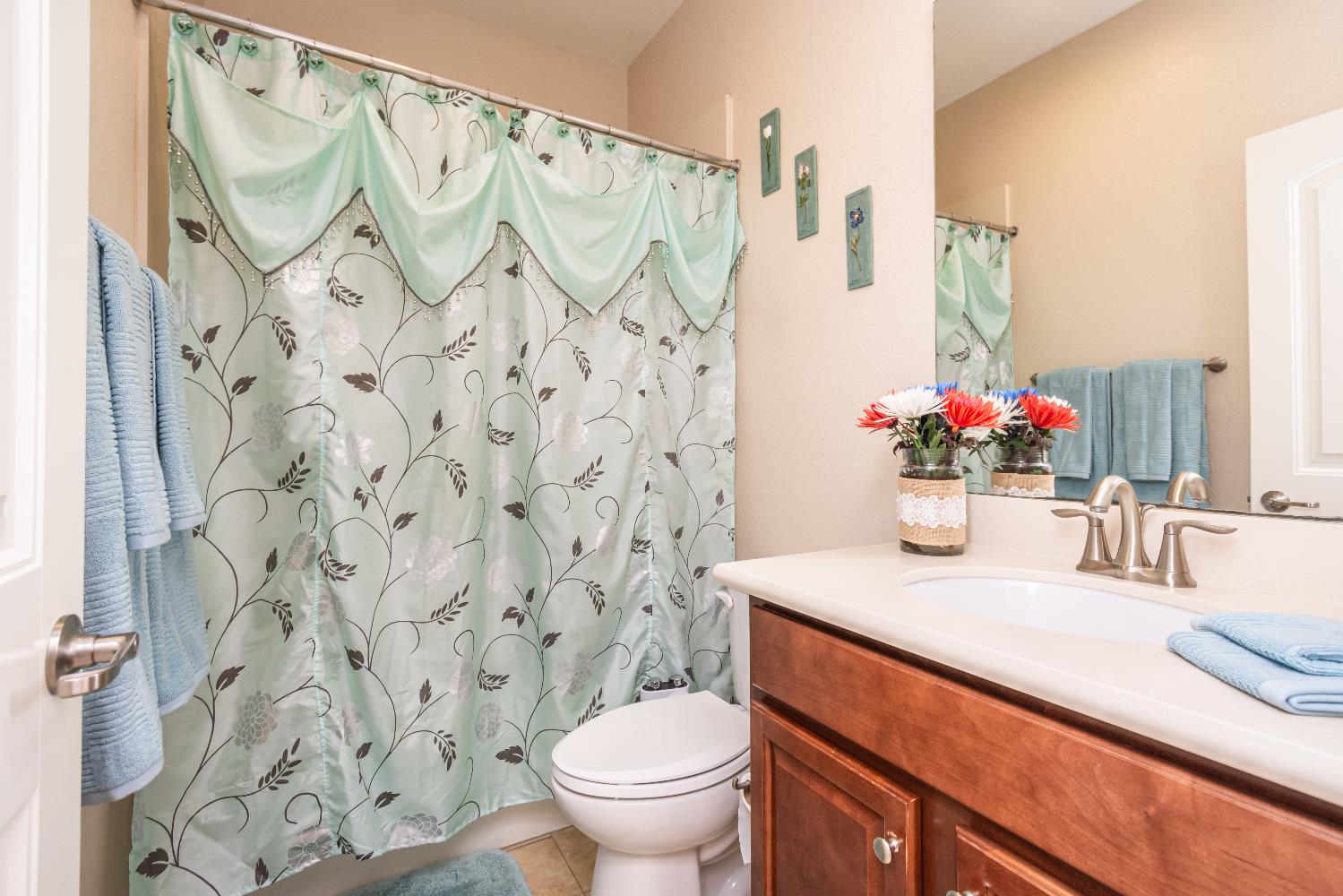 Detail Gallery Image 16 of 64 For 5394 Otter Pond Way, Rancho Cordova,  CA 95742 - 5 Beds | 3 Baths