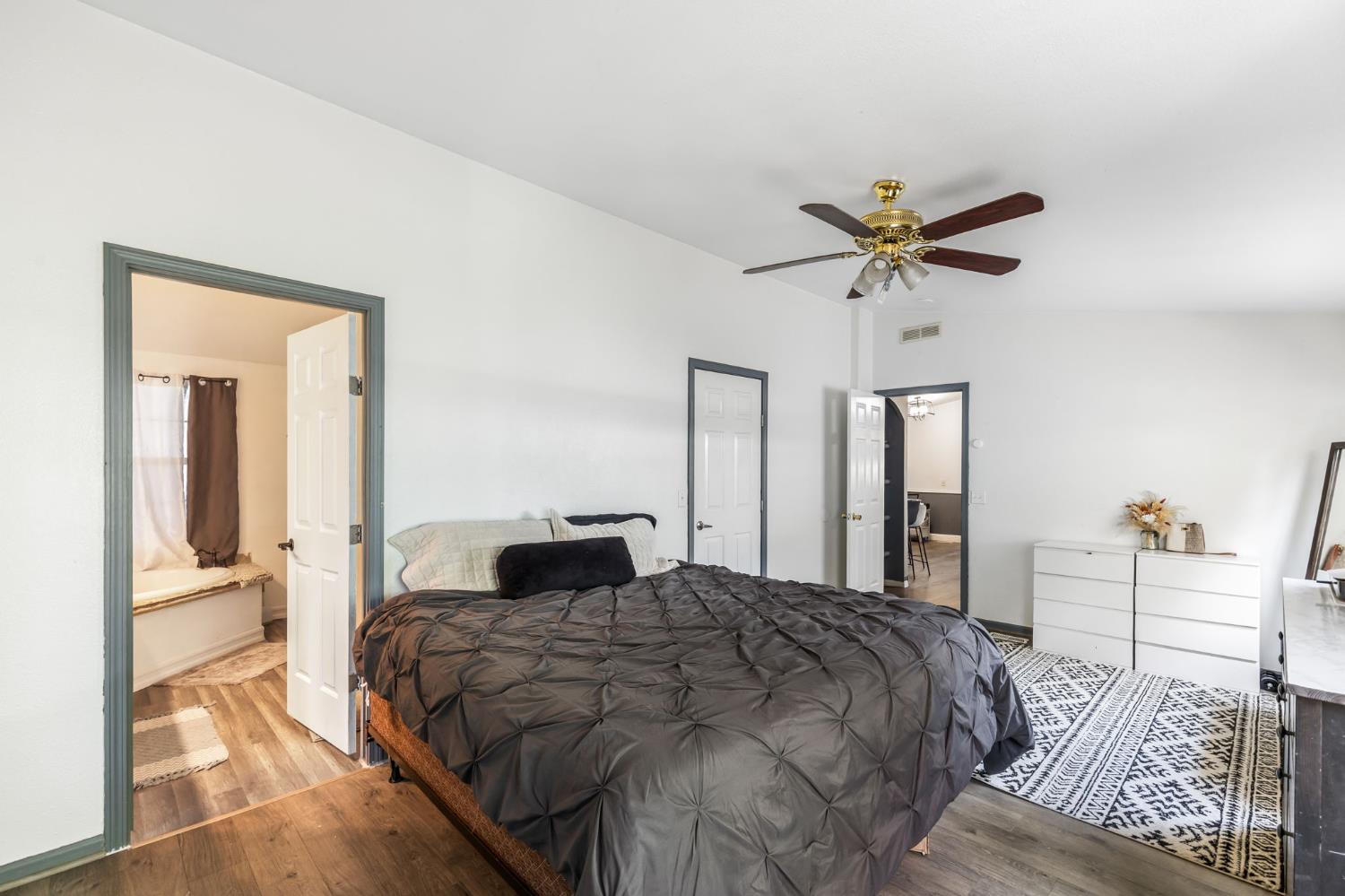 Detail Gallery Image 18 of 47 For 1050 W Capitol Ave 11, West Sacramento,  CA 95691 - 3 Beds | 2 Baths