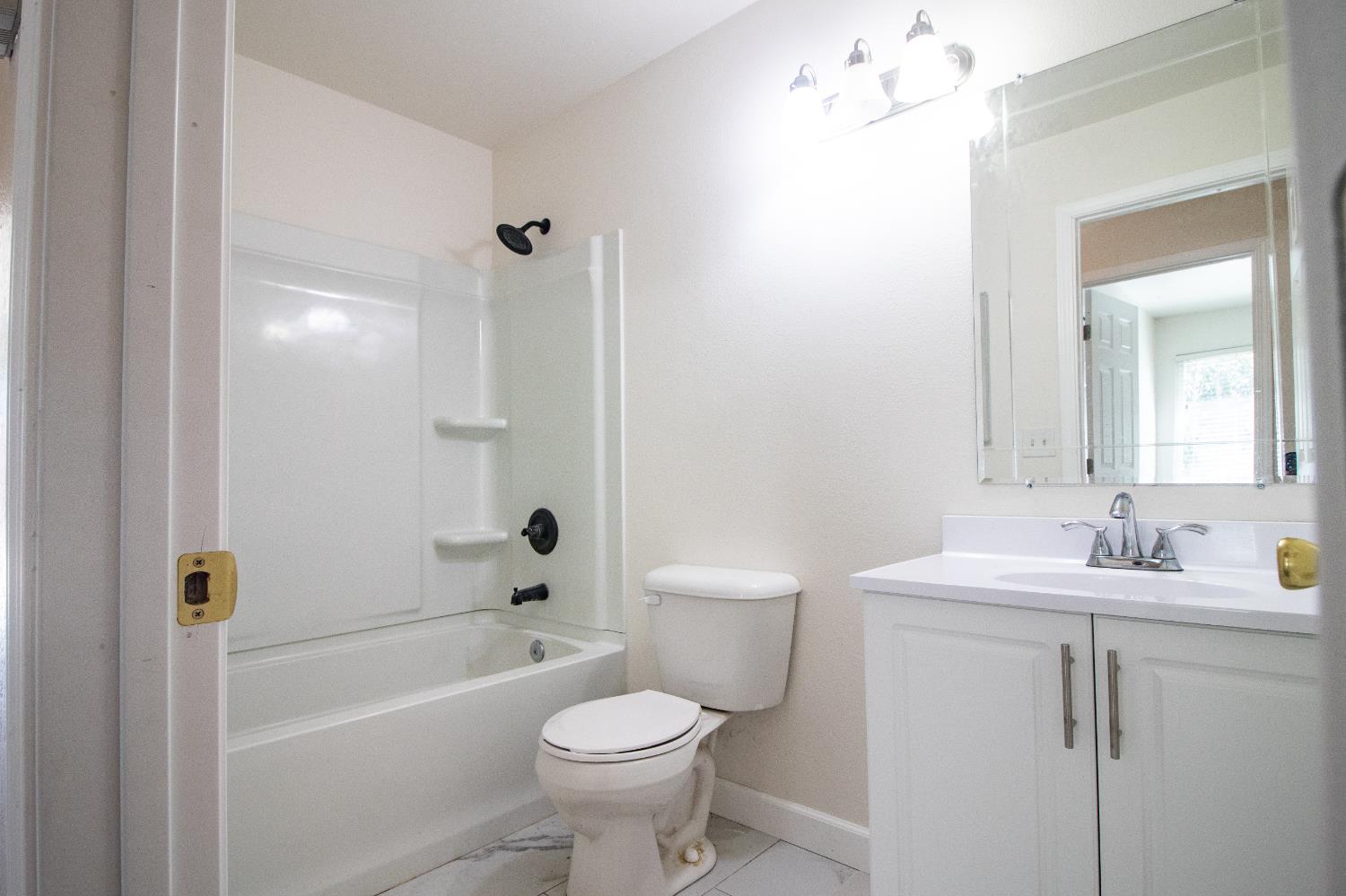 Detail Gallery Image 17 of 49 For 4300 Armadale Way, Sacramento,  CA 95823 - 3 Beds | 2 Baths