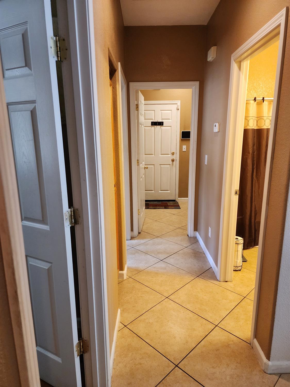 Detail Gallery Image 23 of 38 For 7312 Del Prado Way, Sacramento,  CA 95828 - 3 Beds | 2 Baths