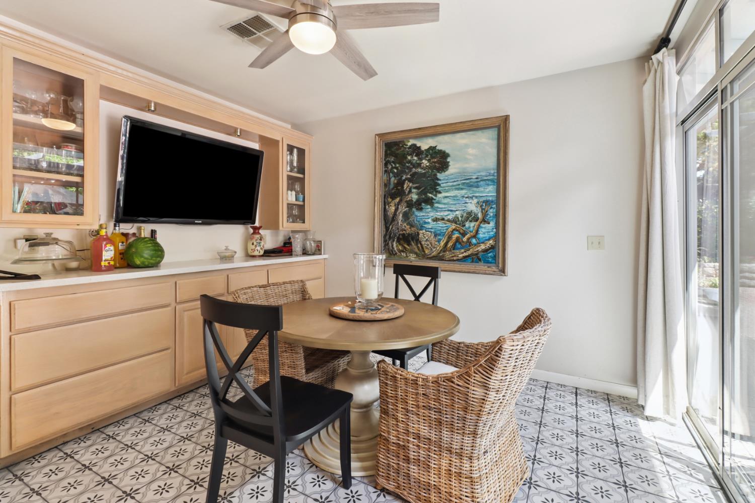 Detail Gallery Image 21 of 73 For 6709 Stanley Ave, Carmichael,  CA 95608 - 4 Beds | 3 Baths