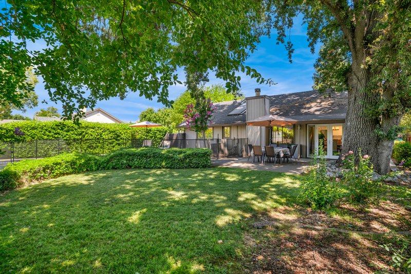 Detail Gallery Image 29 of 33 For 8216 Oakenshaw Way, Orangevale,  CA 95662 - 3 Beds | 2 Baths