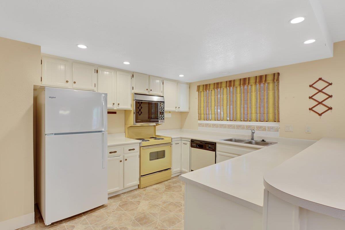 Detail Gallery Image 13 of 36 For 335 Rhode Island St, Grass Valley,  CA 95945 - 4 Beds | 2 Baths