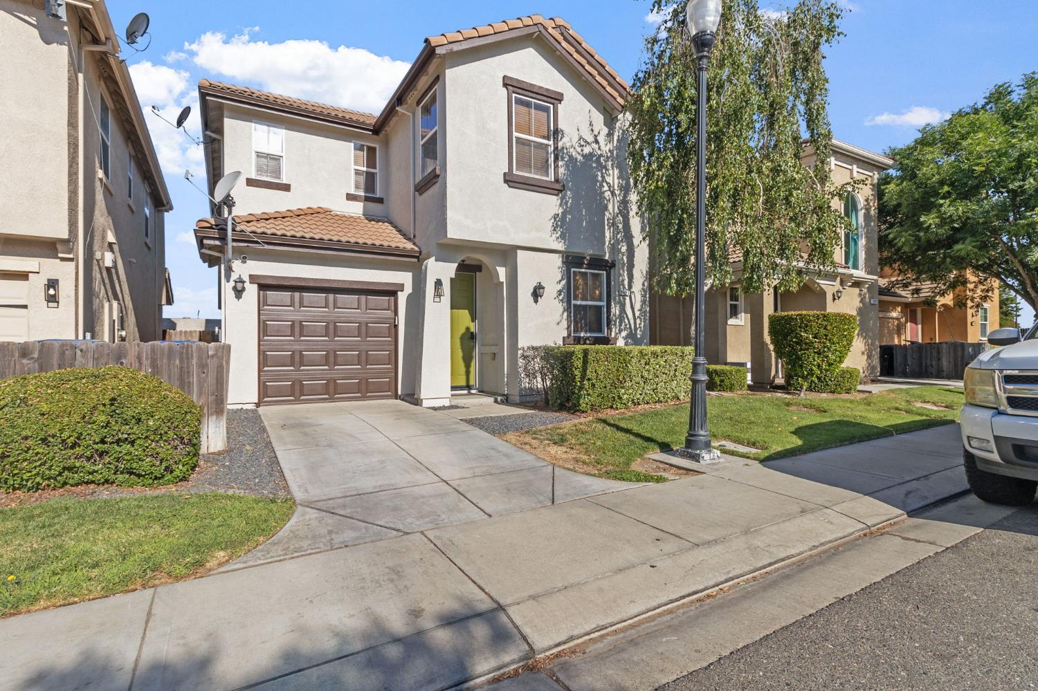 Detail Gallery Image 2 of 26 For 1725 Norwood Heights Ln, Ceres,  CA 95307 - 3 Beds | 2/1 Baths