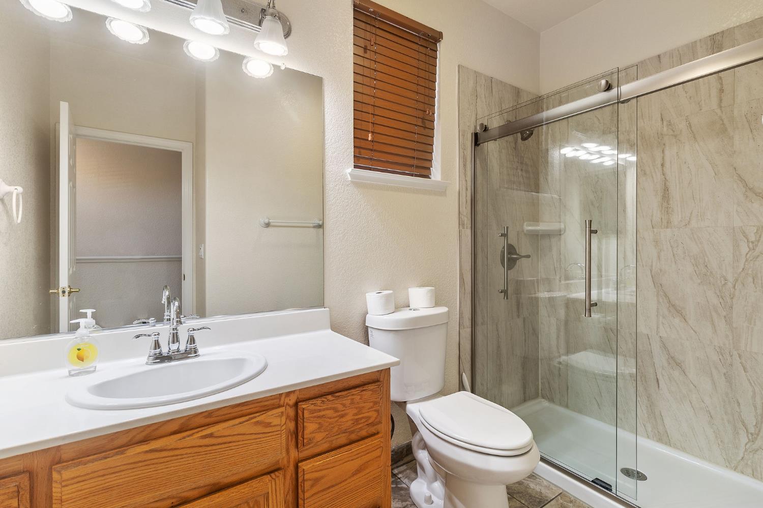 Detail Gallery Image 17 of 26 For 1725 Norwood Heights Ln, Ceres,  CA 95307 - 3 Beds | 2/1 Baths