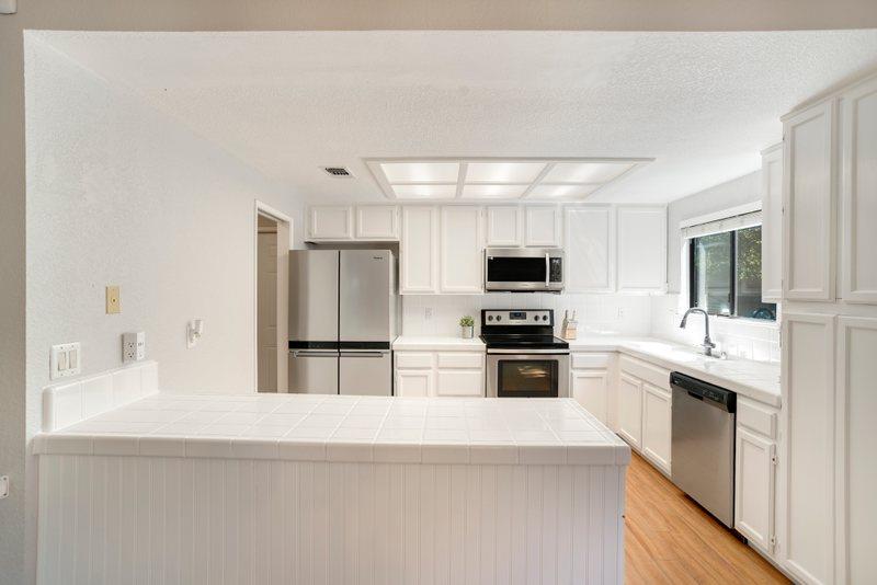 Detail Gallery Image 10 of 33 For 8216 Oakenshaw Way, Orangevale,  CA 95662 - 3 Beds | 2 Baths
