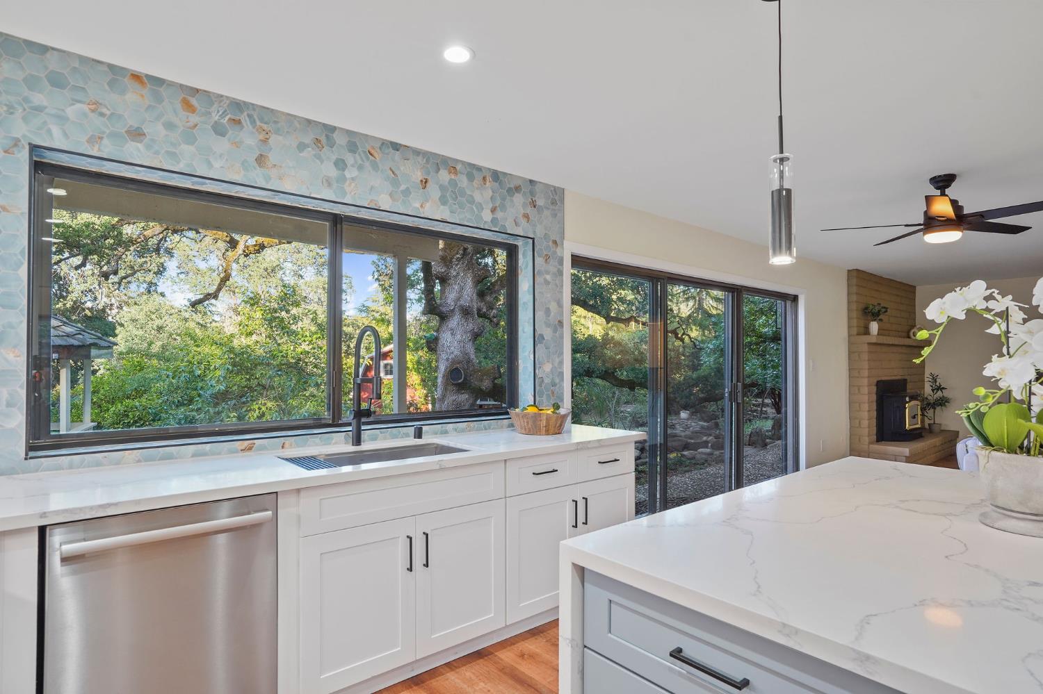 Detail Gallery Image 27 of 87 For 9775 Oak Leaf Way, Granite Bay,  CA 95746 - 5 Beds | 3 Baths