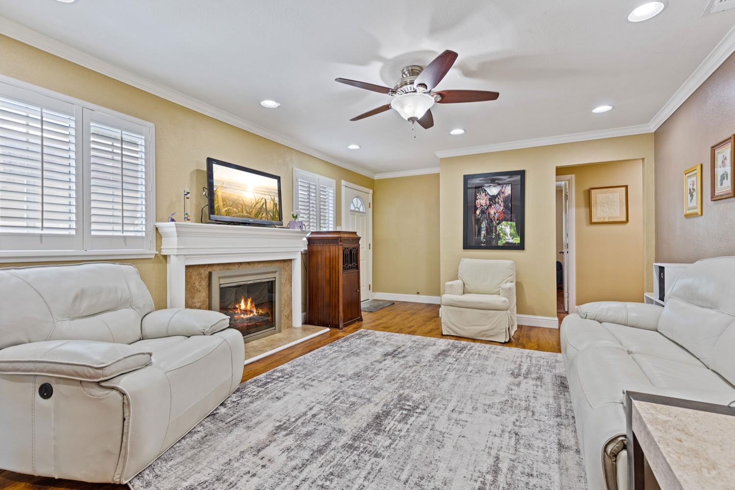Detail Gallery Image 8 of 43 For 6761 Linda Sue Way, Fair Oaks,  CA 95628 - 3 Beds | 2 Baths