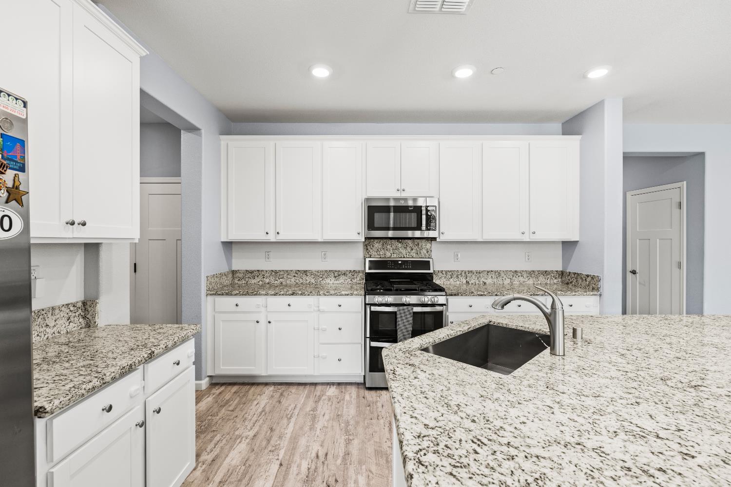 Detail Gallery Image 11 of 41 For 3627 Edington Dr, Rancho Cordova,  CA 95742 - 4 Beds | 3 Baths