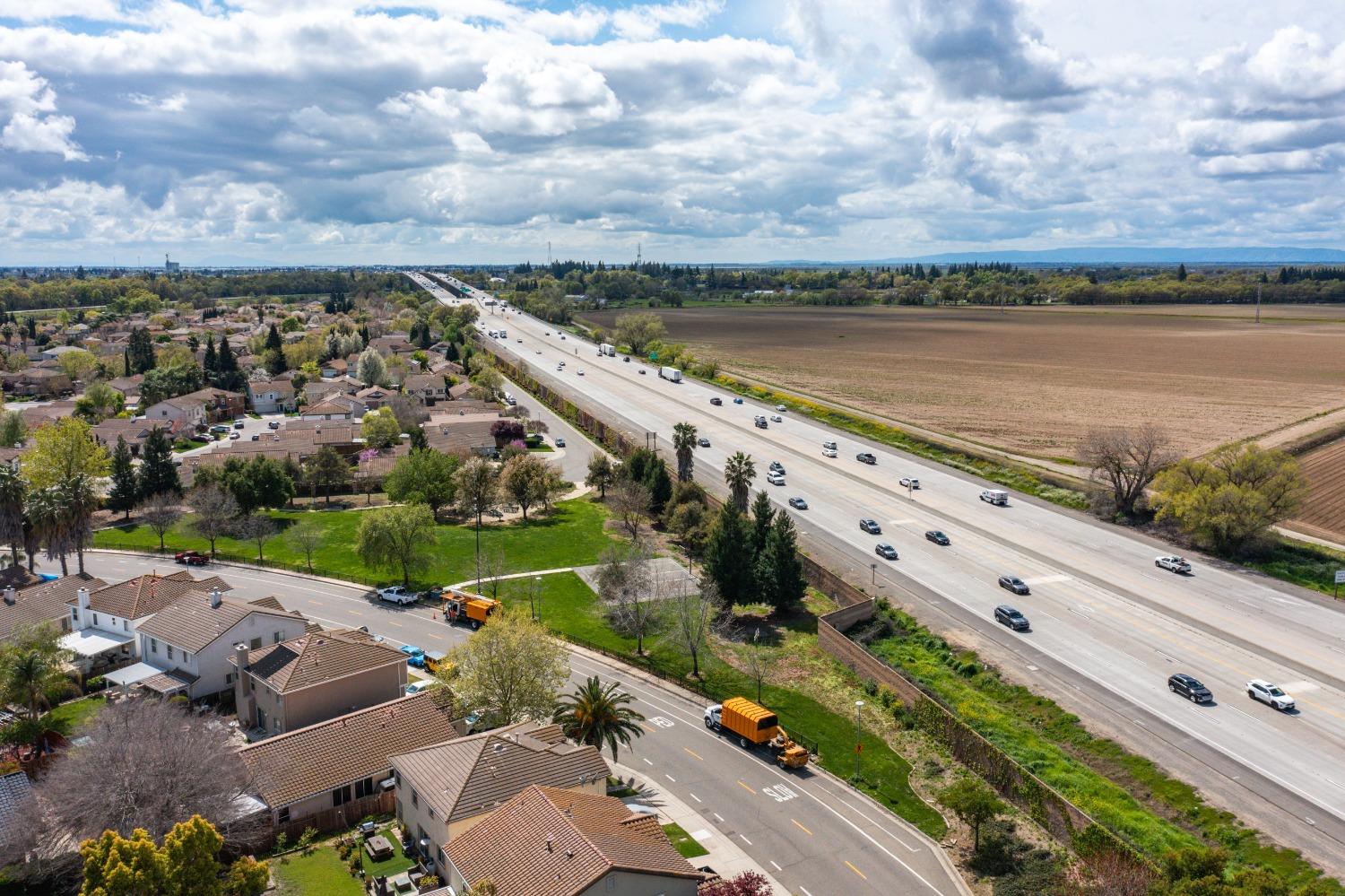 Detail Gallery Image 43 of 44 For 3355 Calla Lily Way, Sacramento,  CA 95833 - 5 Beds | 2/1 Baths