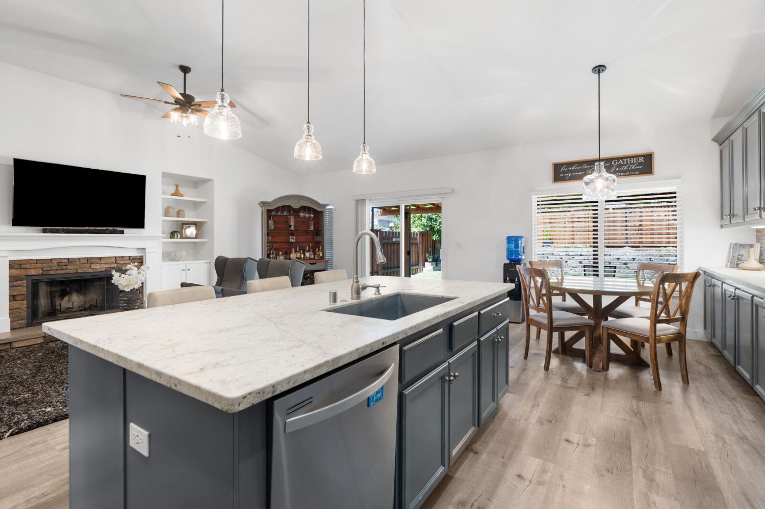 Detail Gallery Image 13 of 26 For 3900 Ginko Way, Sacramento,  CA 95834 - 3 Beds | 2 Baths