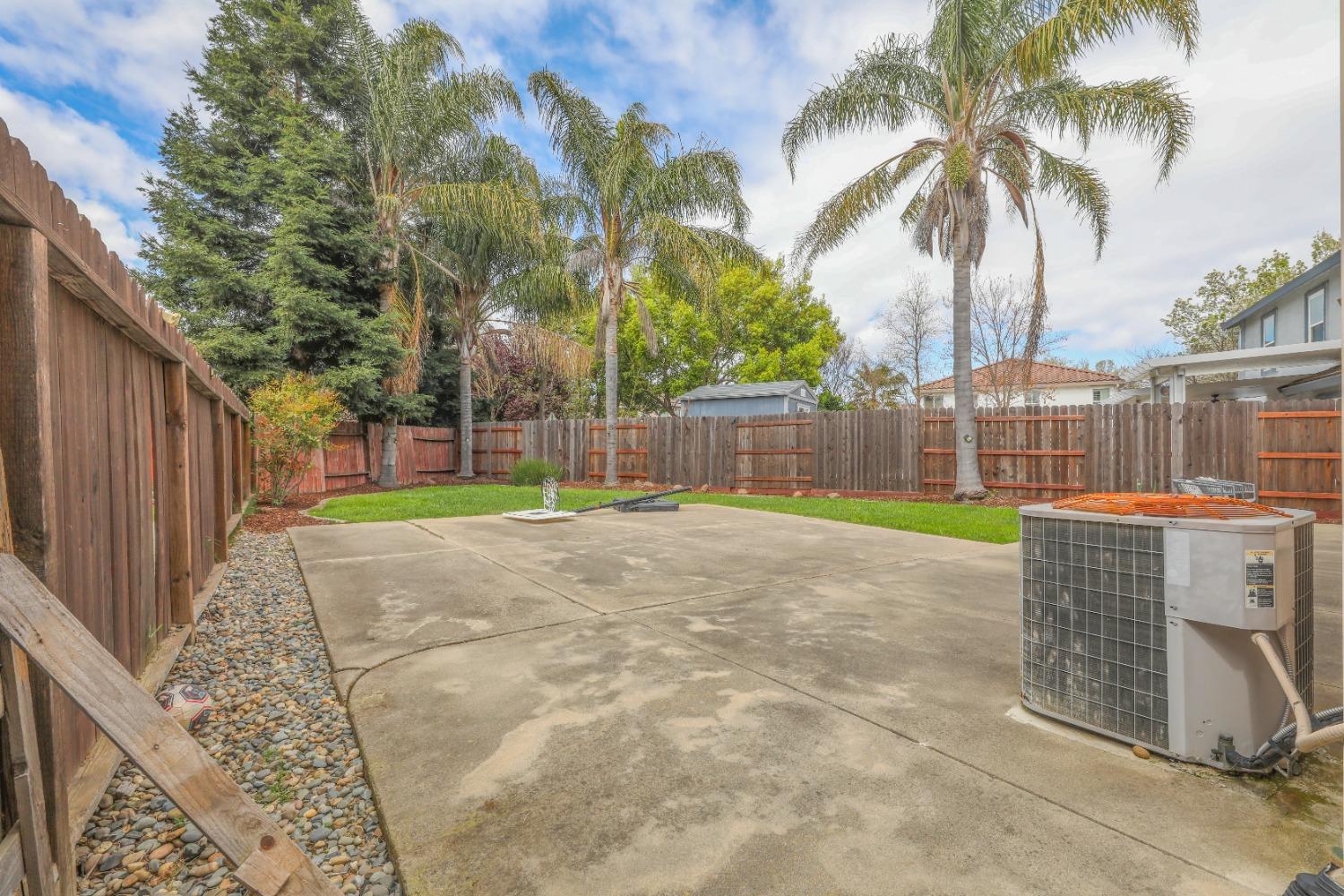 Detail Gallery Image 34 of 44 For 3355 Calla Lily Way, Sacramento,  CA 95833 - 5 Beds | 2/1 Baths