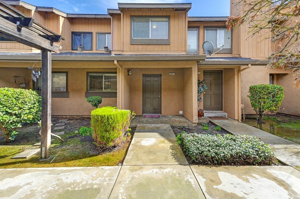 Detail Gallery Image 1 of 1 For 564 Pirinen Ln #C,  Modesto,  CA 95354 - 3 Beds | 1/1 Baths