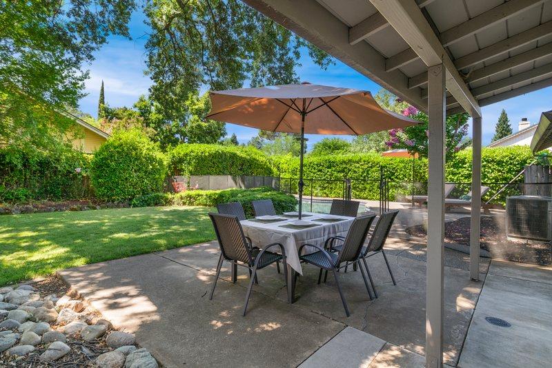 Detail Gallery Image 26 of 33 For 8216 Oakenshaw Way, Orangevale,  CA 95662 - 3 Beds | 2 Baths