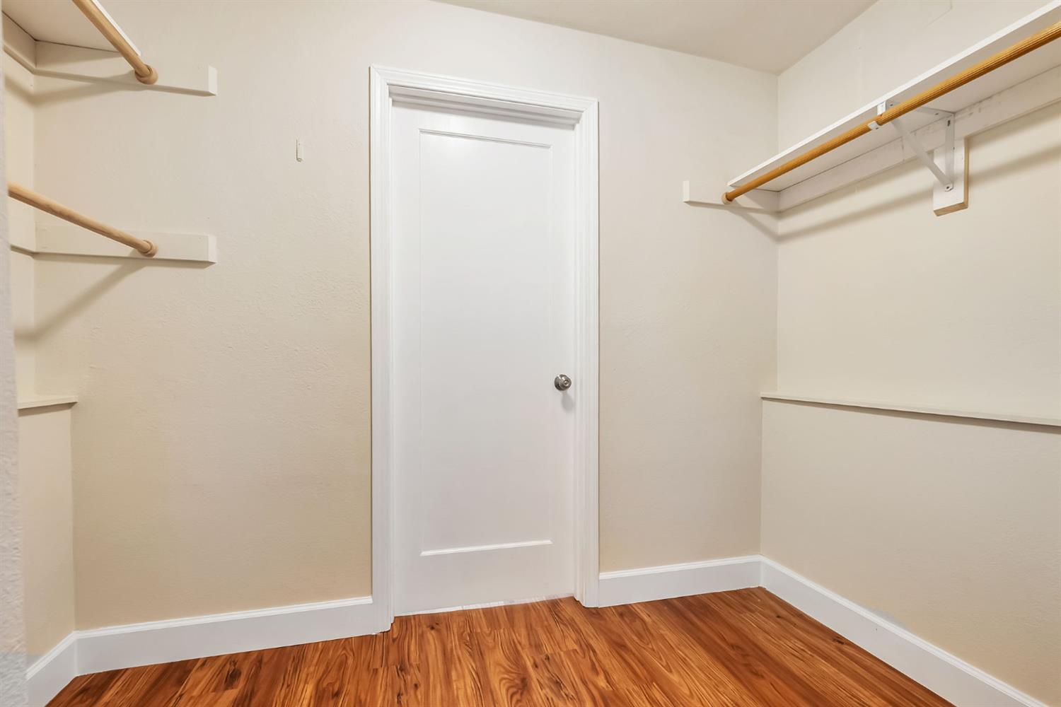 Detail Gallery Image 26 of 39 For 964 61st St, Oakland,  CA 94608 - 3 Beds | 2/1 Baths