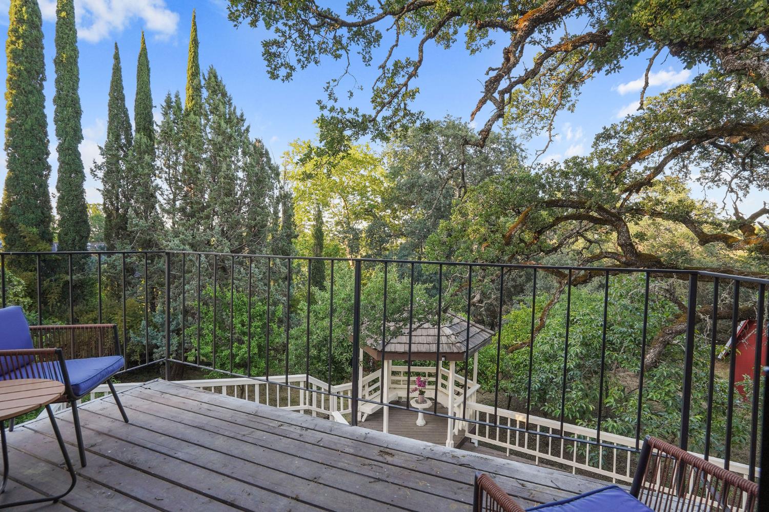 Detail Gallery Image 40 of 87 For 9775 Oak Leaf Way, Granite Bay,  CA 95746 - 5 Beds | 3 Baths