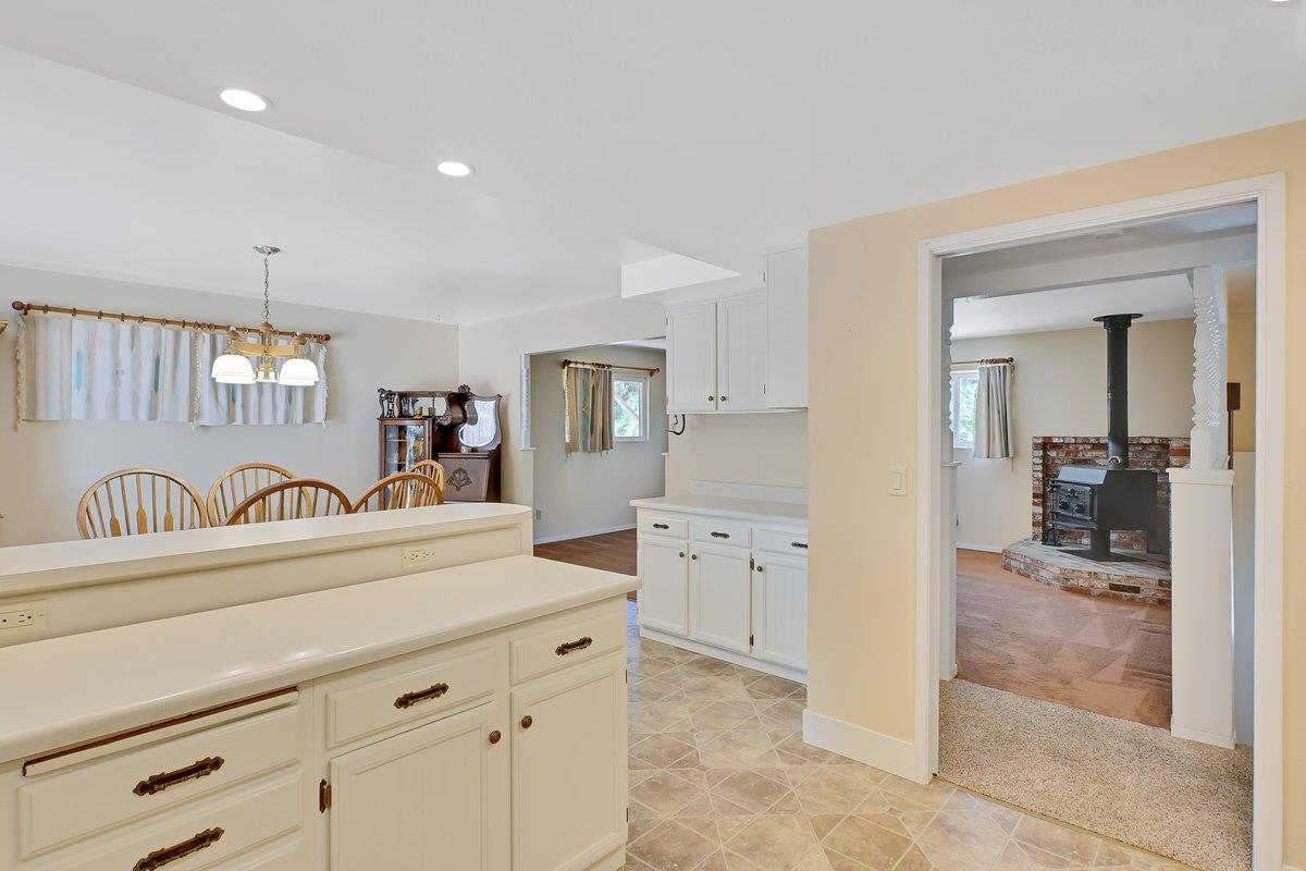 Detail Gallery Image 16 of 36 For 335 Rhode Island St, Grass Valley,  CA 95945 - 4 Beds | 2 Baths