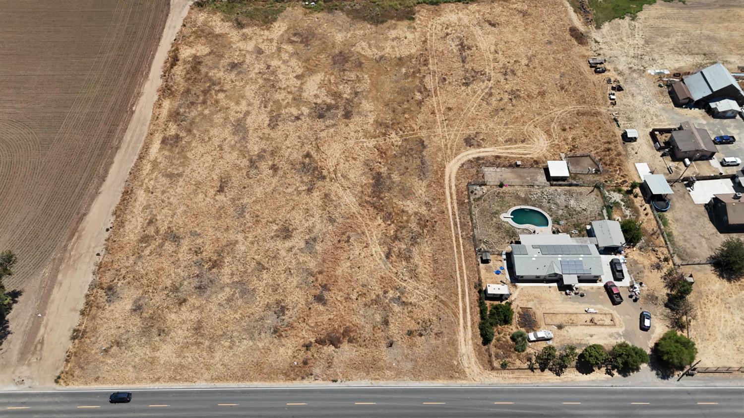 Detail Gallery Image 1 of 22 For 23833 River Rd, Stevinson,  CA 95374 - 3 Beds | 2 Baths