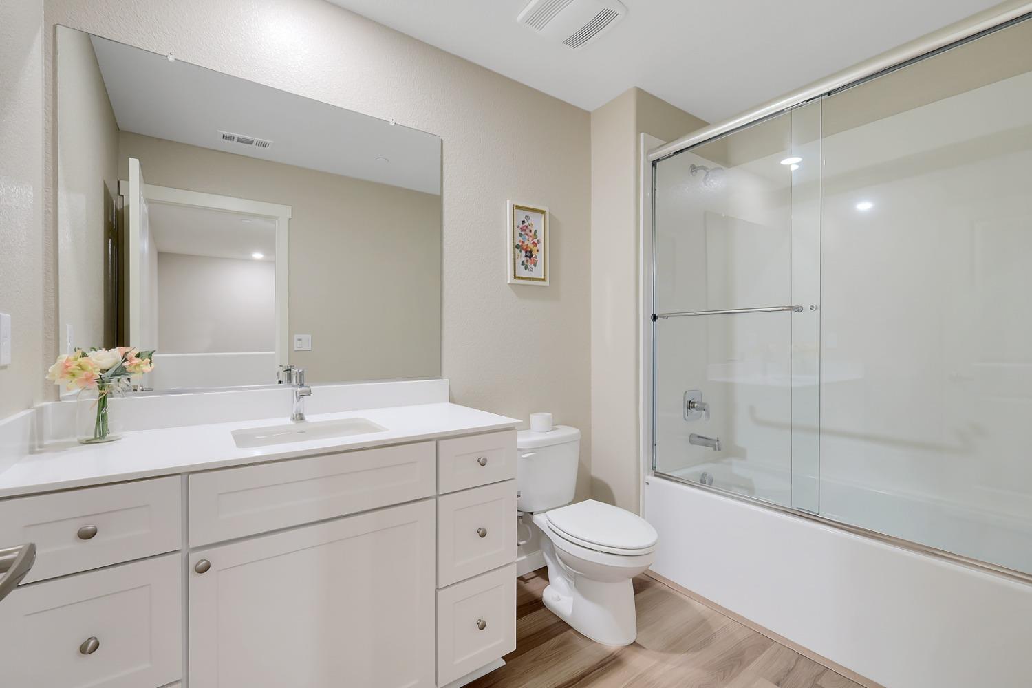 Detail Gallery Image 22 of 34 For 4089 Southampton St, West Sacramento,  CA 95691 - 3 Beds | 2/1 Baths