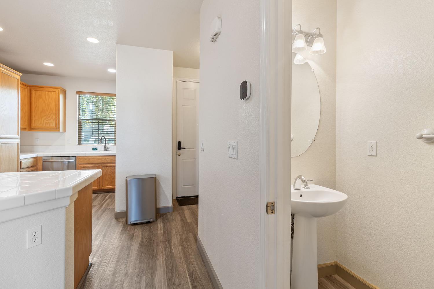 Detail Gallery Image 8 of 26 For 1725 Norwood Heights Ln, Ceres,  CA 95307 - 3 Beds | 2/1 Baths