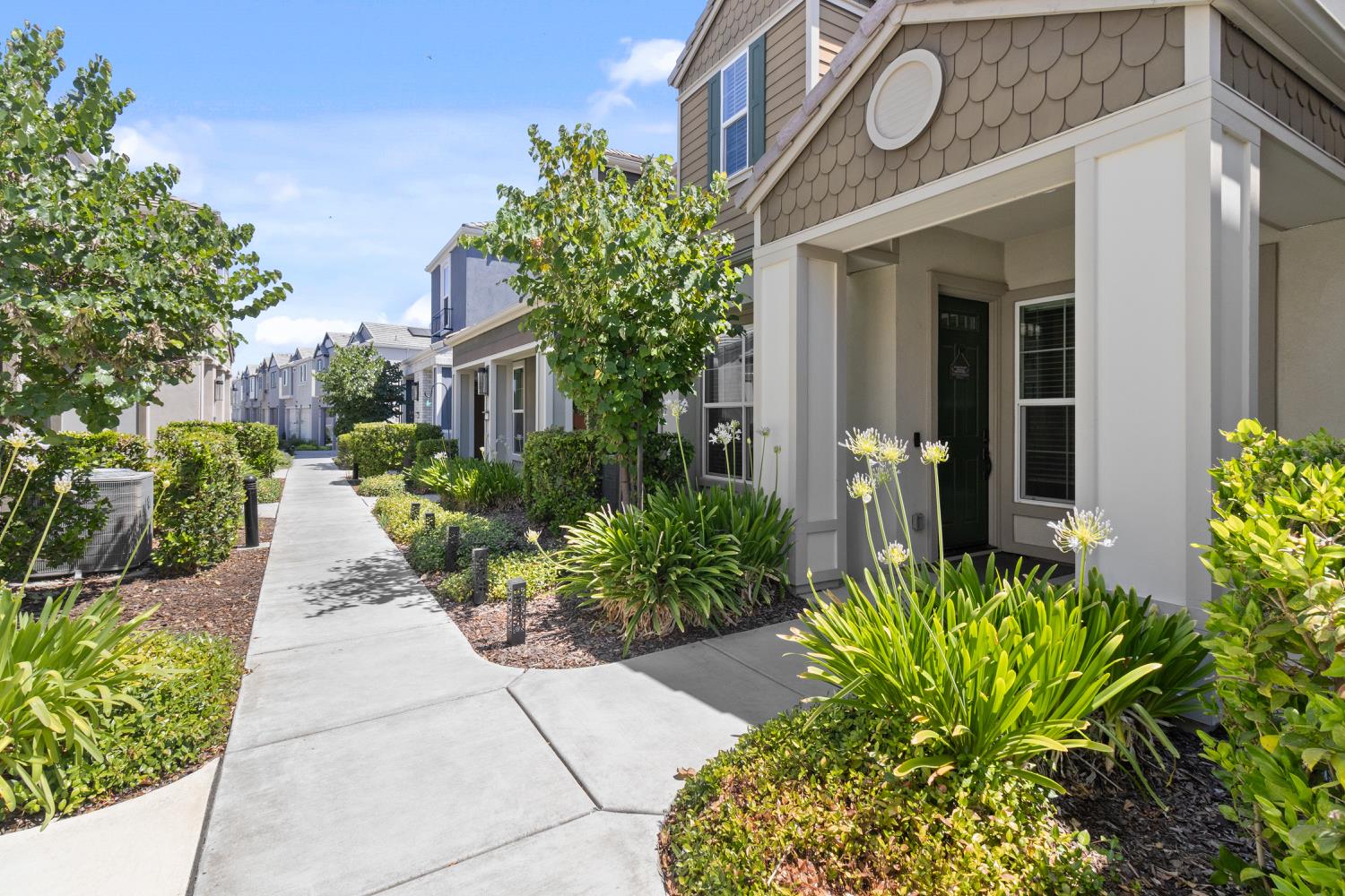 Detail Gallery Image 2 of 28 For 3286 Owl Ct, West Sacramento,  CA 95691 - 3 Beds | 2/1 Baths