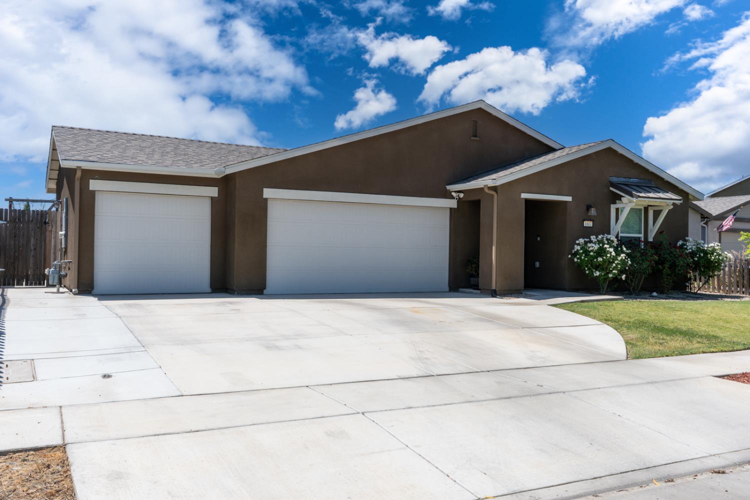 Detail Gallery Image 3 of 58 For 1807 Patricia Ct, Los Banos,  CA 93635 - 4 Beds | 3 Baths