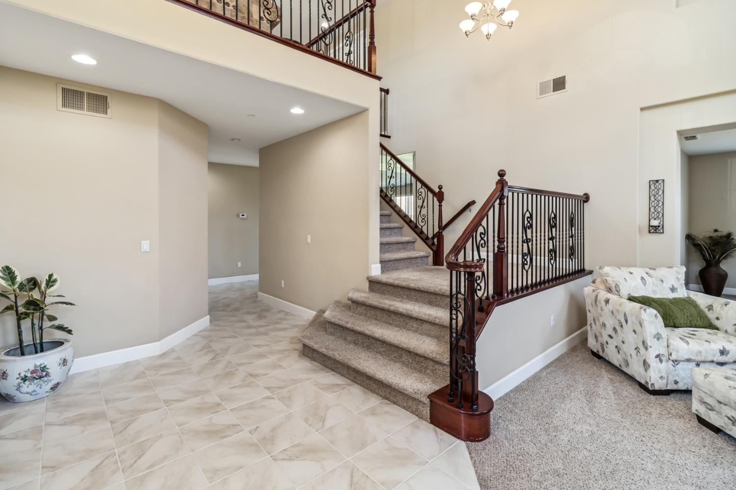Detail Gallery Image 18 of 72 For 18400 Mandarin St, Woodland,  CA 95695 - 5 Beds | 4 Baths