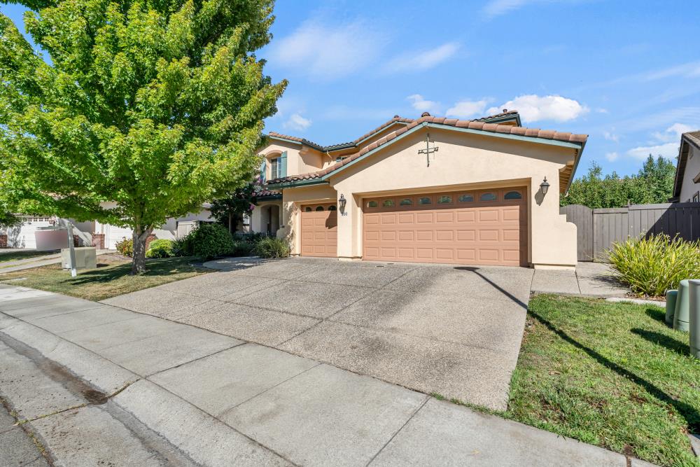 Detail Gallery Image 1 of 60 For 200 Orrington Cir, Sacramento,  CA 95835 - 4 Beds | 3/1 Baths