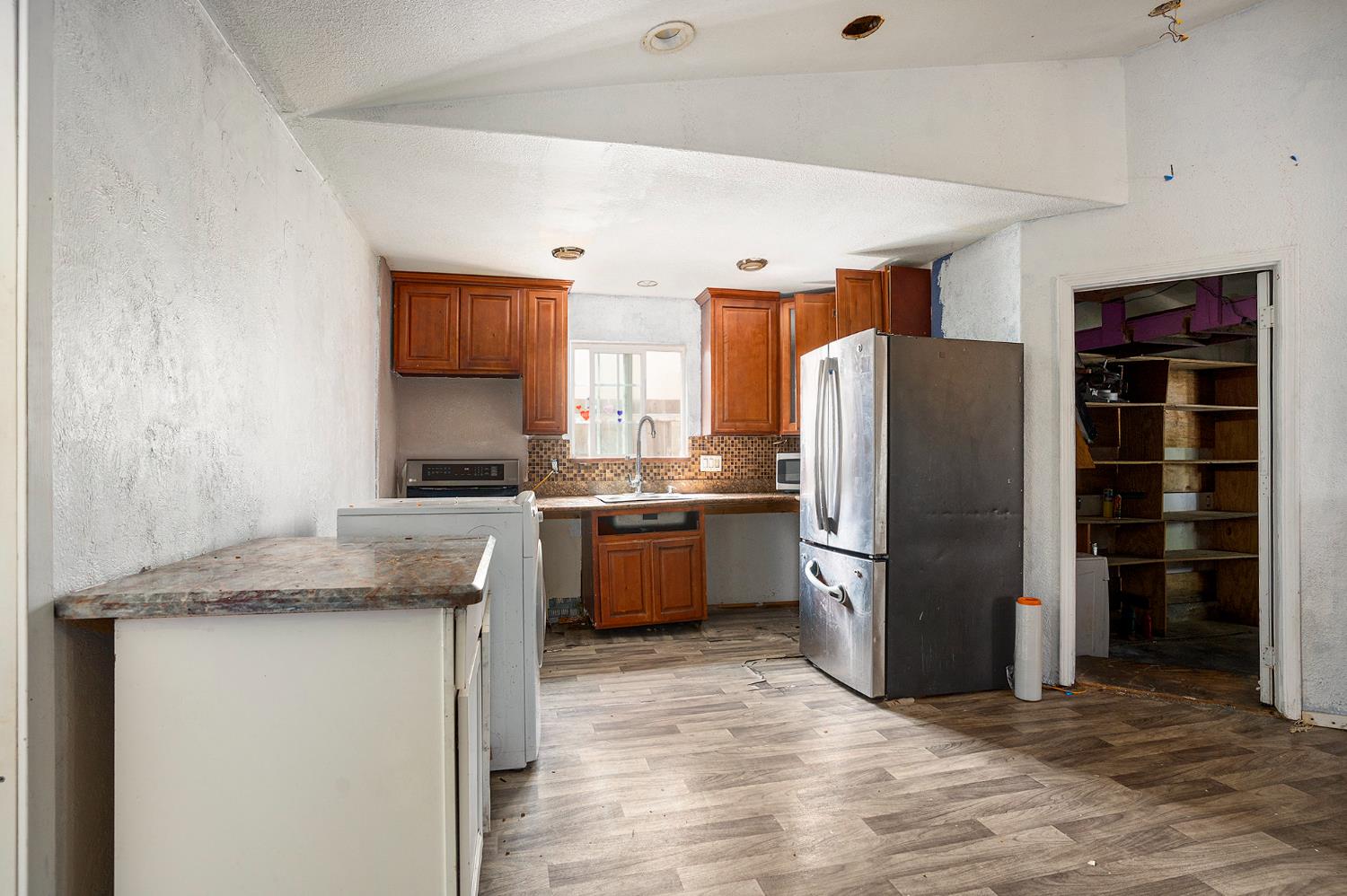 Detail Gallery Image 5 of 15 For 3611 Pine St, Castro Valley,  CA 94546 - 2 Beds | 2 Baths