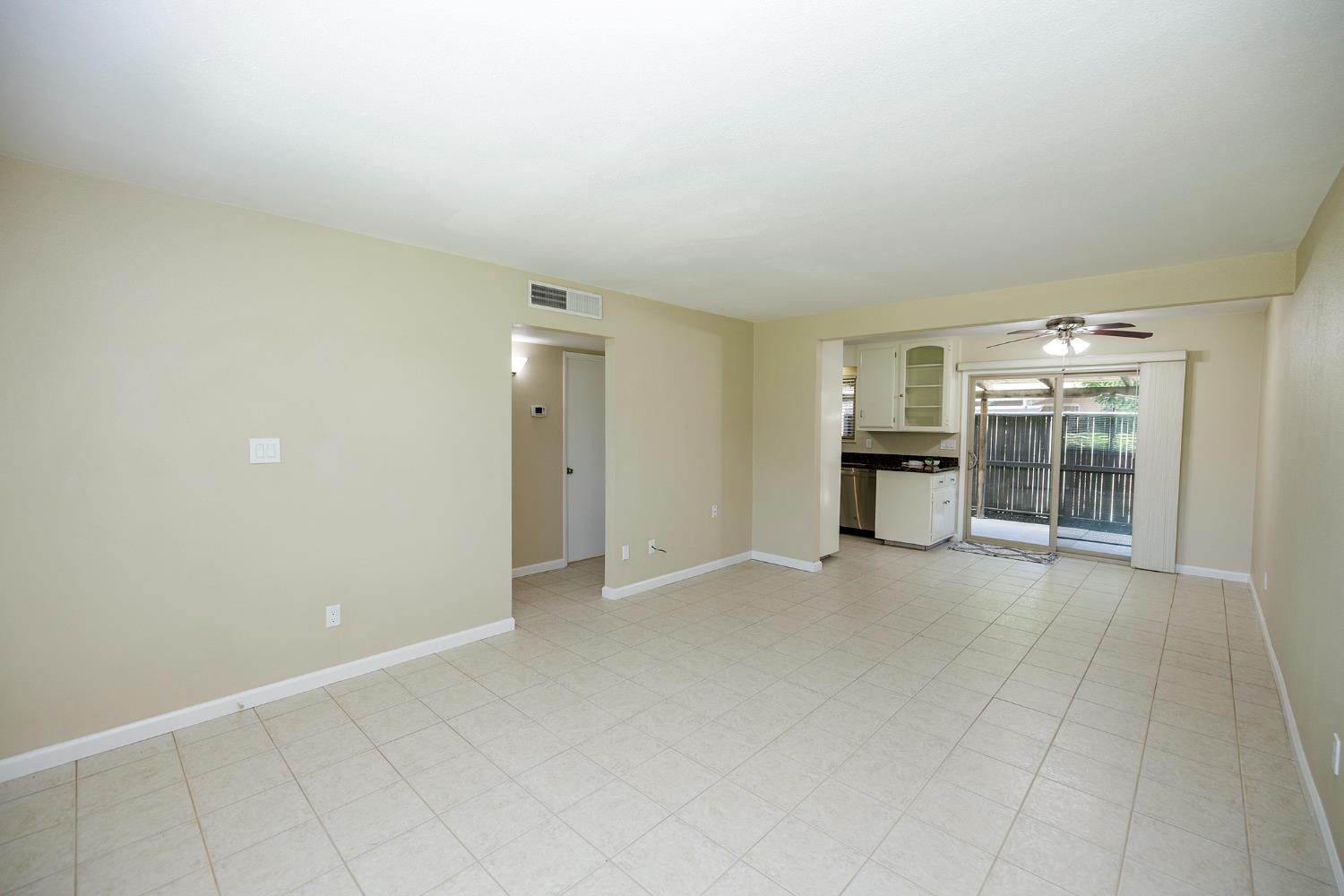 Detail Gallery Image 5 of 26 For 215 Floyd Ave #7,  Modesto,  CA 95350 - 1 Beds | 1 Baths