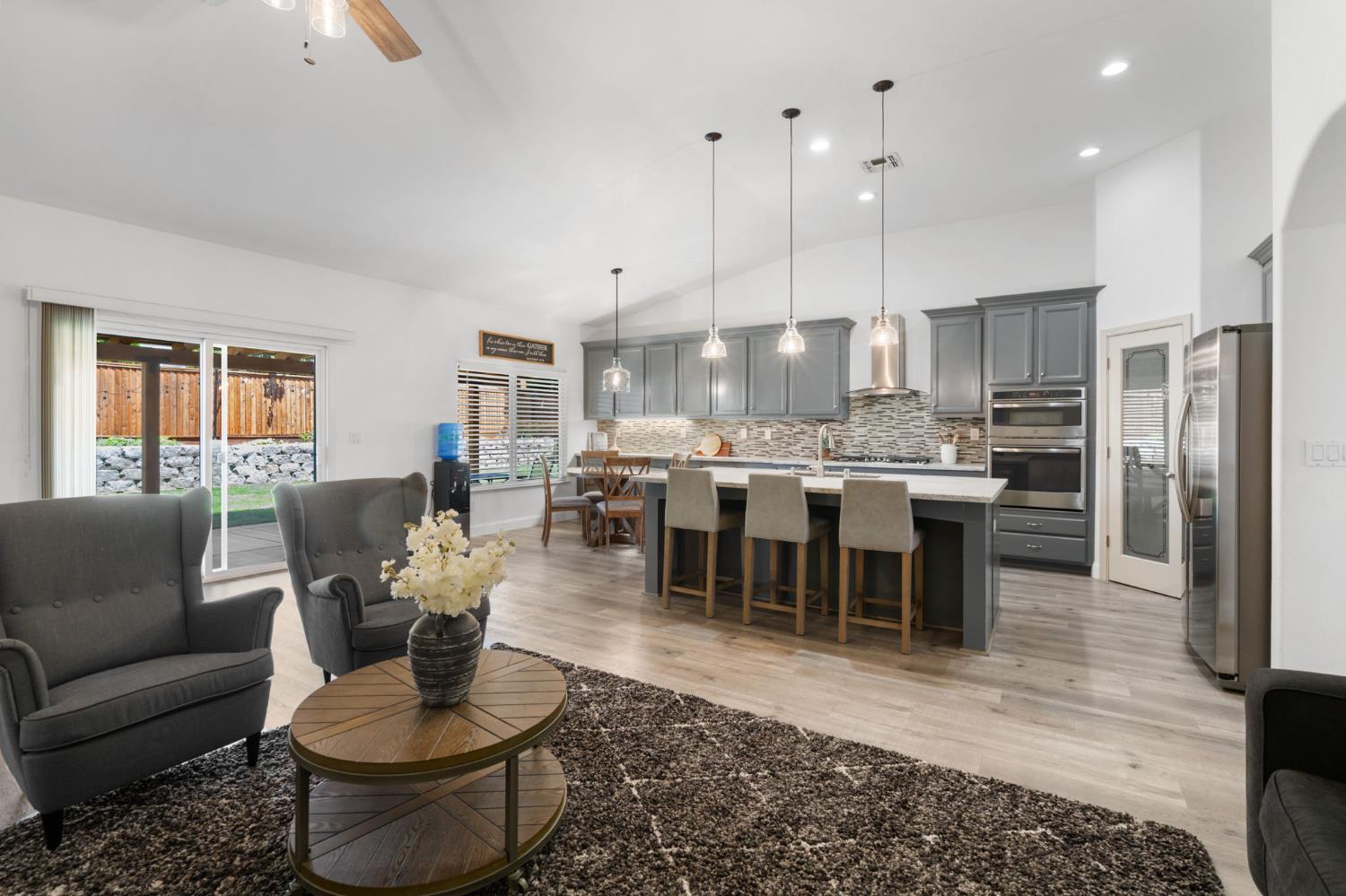 Detail Gallery Image 10 of 26 For 3900 Ginko Way, Sacramento,  CA 95834 - 3 Beds | 2 Baths