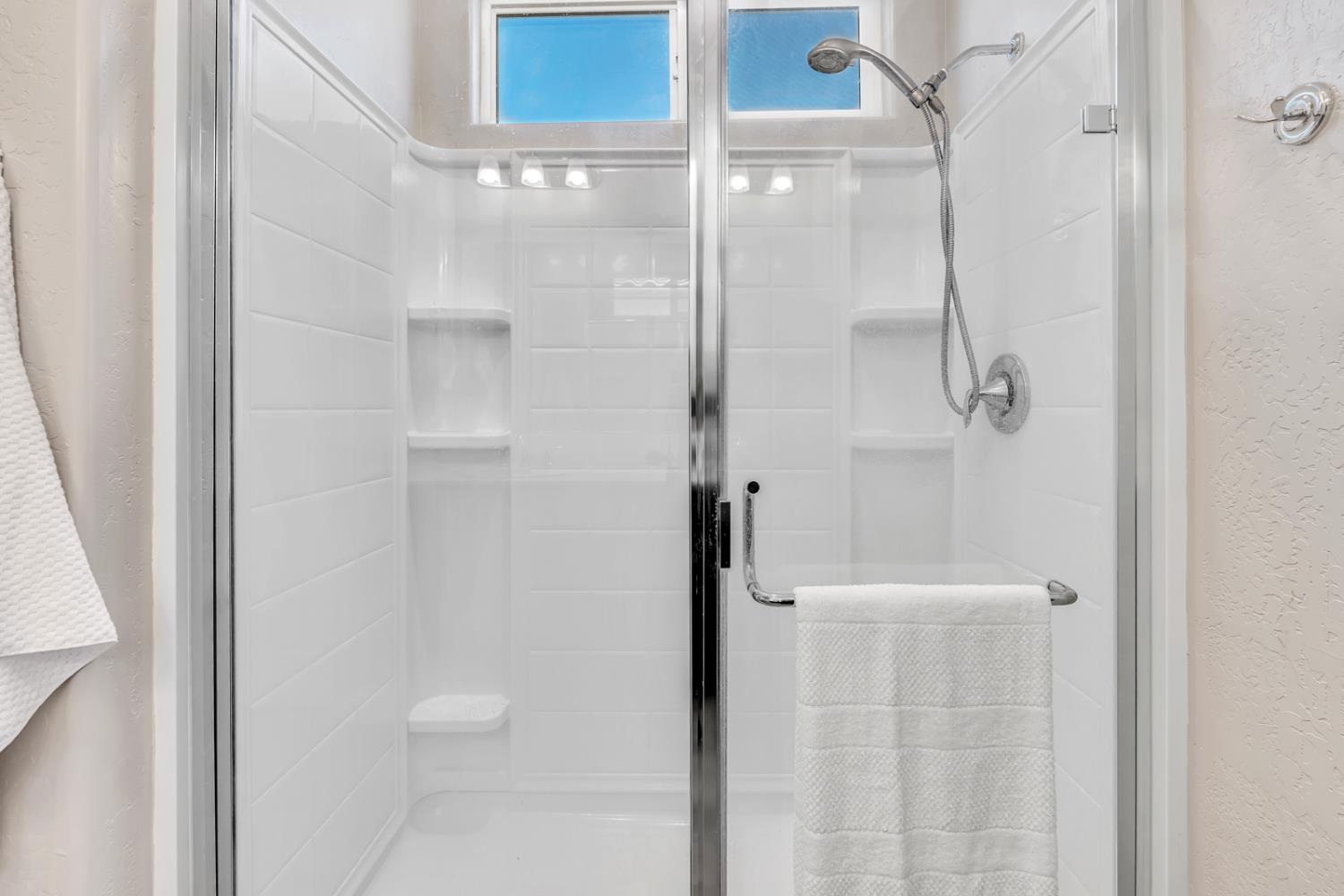 Detail Gallery Image 22 of 46 For 2040 Edwards St, Los Banos,  CA 93635 - 4 Beds | 3 Baths